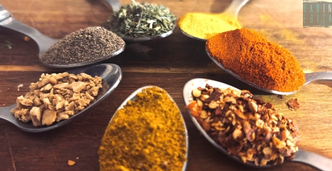 Zenzero contro la nausea, pepe utile alla digestione: le spezie e le loro propriet� benefiche